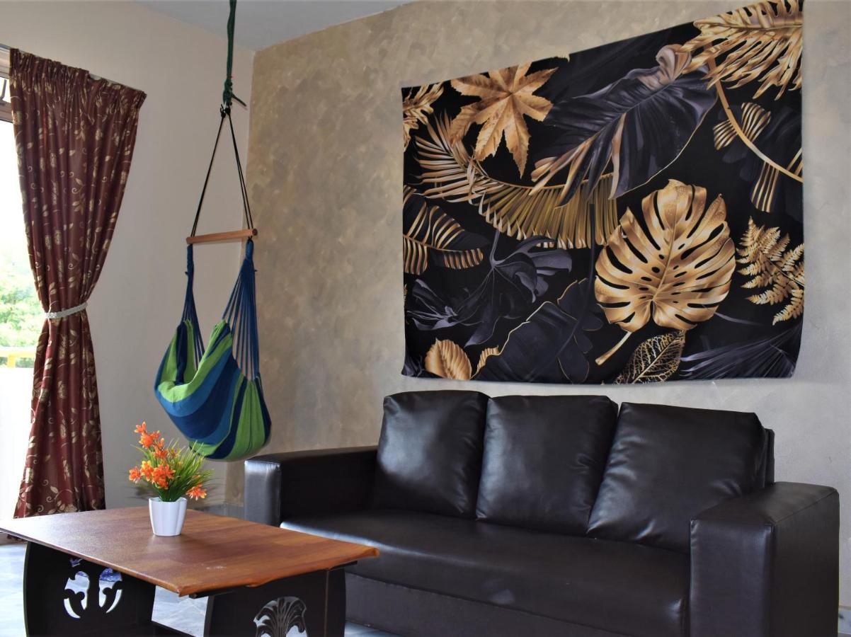 Purnama Homestay At Oceanview Resort Port Dickson Buitenkant foto